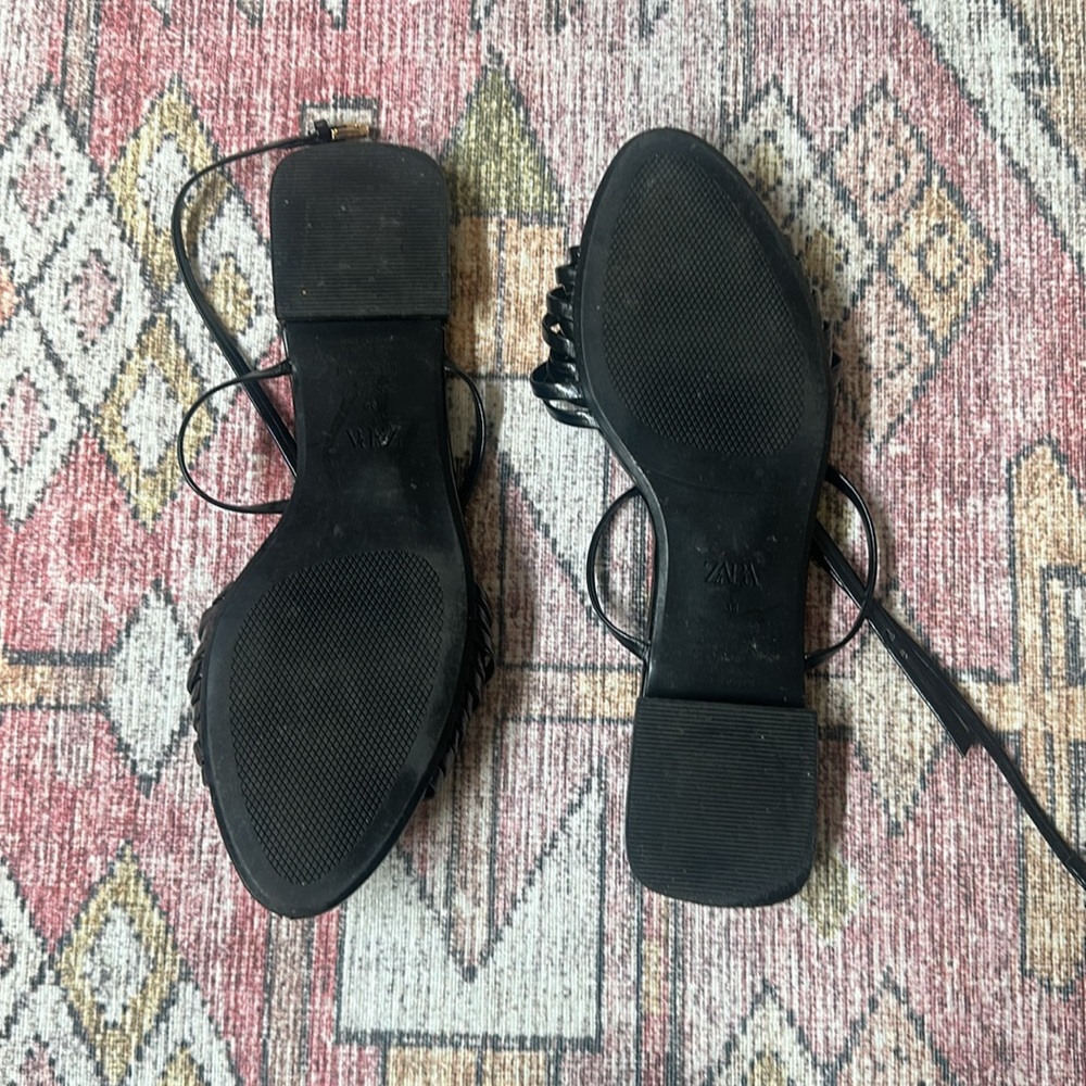 Zara sandals - Picture 2 of 2